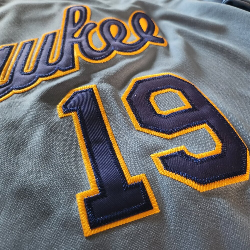 Brand NEW Milwaukee Brewers Robin Yount #19 Jersey Men's Large - Picture 4 of 10